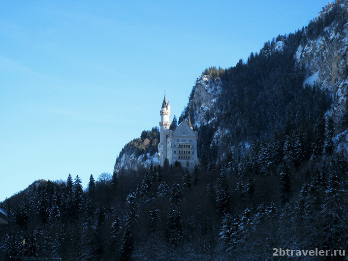 Можна зробити ночівлю в Мюнхені, а на ранок поїхати оглядати замок і після цього - відправитися в зворотний шлях до Праги