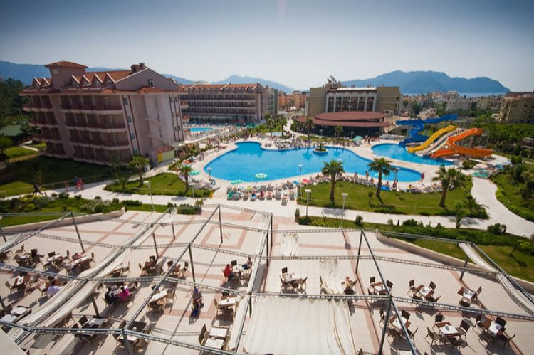 Маючи досить скромні за мірками більшості курортів розміри, Мармарис у Туреччині має розвинену готельною інфраструктурою