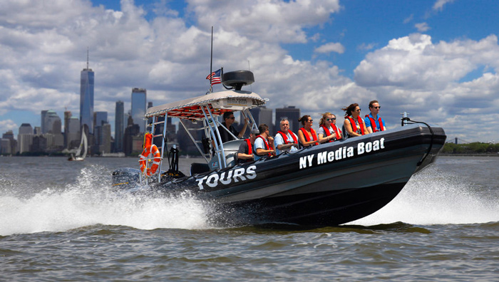 New York: Media Boat High Speed Boat Tour