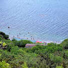 Матроський пляж - один з найбільш незвичайних і специфічних пляжів, розташованих на березі Балаклавської бухти в західному районі Балаклави (населеному пункті на південно-західному узбережжі Криму)
