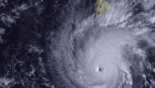 На Гаваї насувається потужний ураган, фото з космосу / Фото: NASA, NOАA