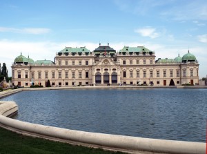 Цей віденський палац, заслужено вважається одним з кращих зразків стилю бароко в світі, був побудований за наказом принца Євгенія Савойського, одного з найвидатніших австрійських полководців XVII - XVIII століть