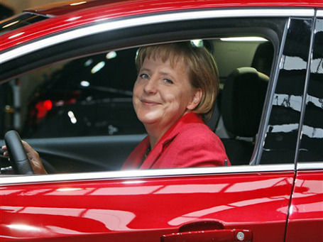 Канцлер Німеччини Ангела Меркель отримала в цьому році надбавку до зарплати