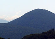 Одна з головних визначних пам'яток Сочі - гора Ахун, що складається з декількох вершин, найвища - Великий Ахун (663 м)