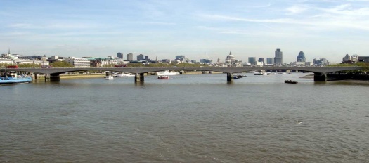 Тауерський міст (Tower Bridge) -   розвідний міст   в центрі   Лондона   над річкою   Темзою   , Недалеко від Лондонського   Тауера