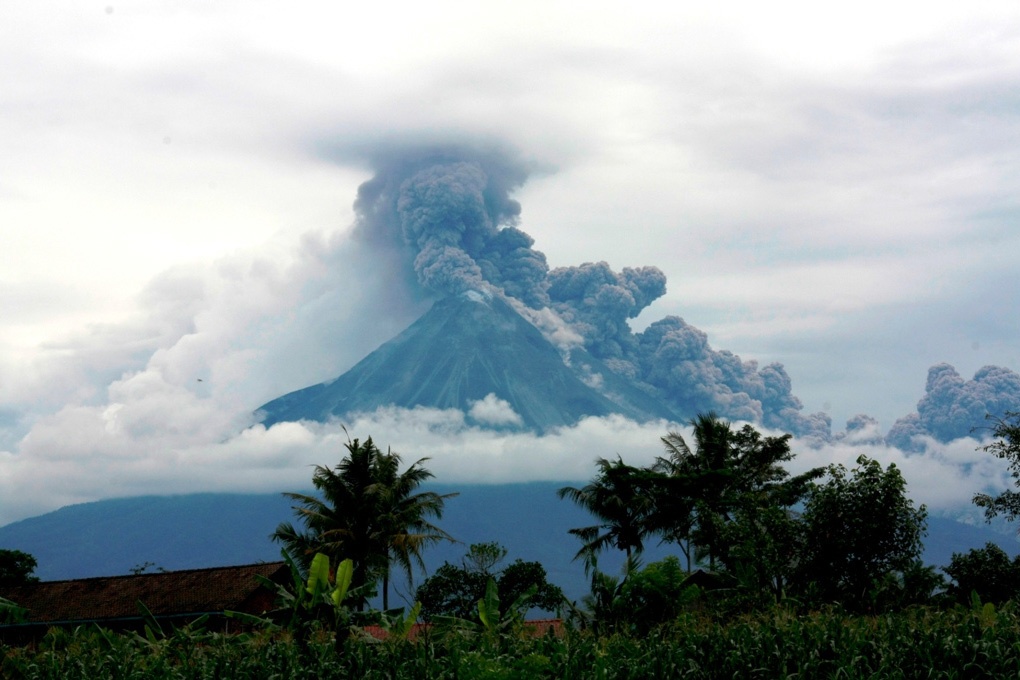 Мерапі   Цей вулкан знаходиться в Центрально Яві, неподалік від міста Джокьякарта