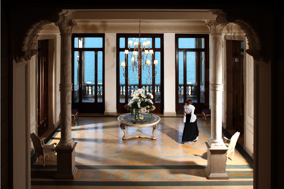 Атмосфера ломбардійской інтер'єрів 19-го століття тут настільки органічно поєднується з сучасними технологіями, що готель заслужено вважається одним з найбільш елегантних в Італії