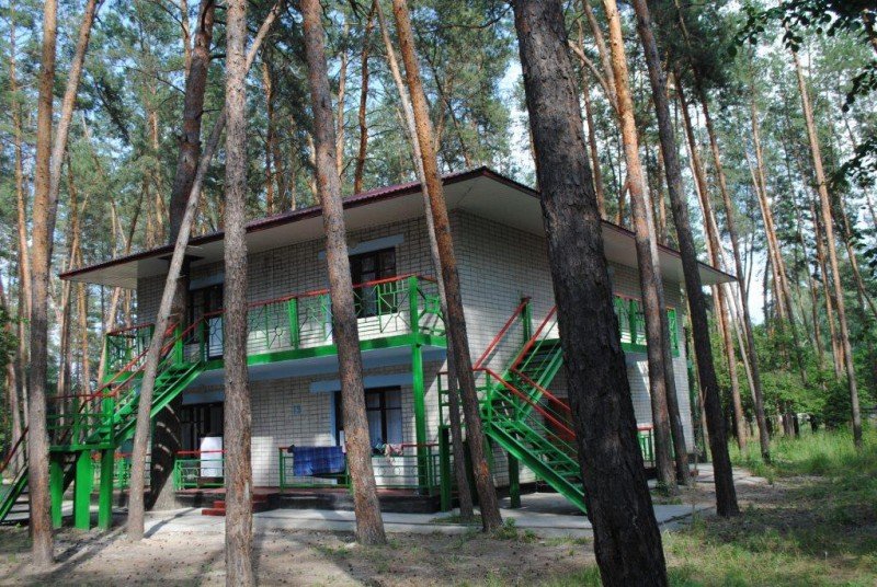 Вдале розташування бази відпочинку поруч з санаторієм «Новомосковський» дозволяє не тільки відпочити, а й підтримати своє здоров'я