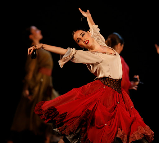 «Larreal» запрошує глядачів в незабутню подорож по красот Іспанії на хвилях її музики і в вихорі танцю, що зачаровує своєю пристрастю