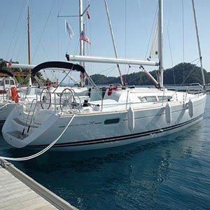 Останнім часом особливою популярністю користуються яхт-тури вздовж південно-західного узбережжя і південного узбережжя Туреччини