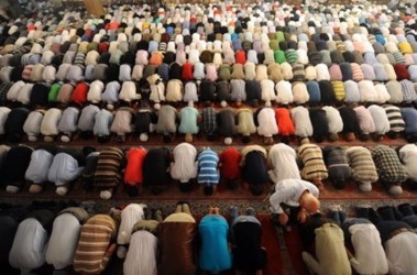 30 серпня 2011, 12:19 Переглядів:   Мусульмани відзначають закінчення Рамадану
