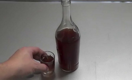 Як зробити настоянку з вичавок винограду на спирту