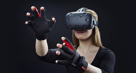 Крім того, заявляється, що дані рукавички віртуальної реальності відмінно підійдуть не тільки для ігор на ПК, але також для різних інших платформ, як-то Samsung VR Gear