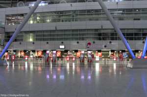 Аеропорт Дюсельдорфа (DUS) (Flughafen Düsseldorf International) в Німеччині має міжнародне значення