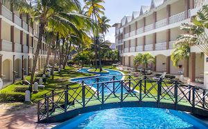 Цей першокласний готель розташований в Пунта-Кані, біля пляжу Кабеса-де-Торо