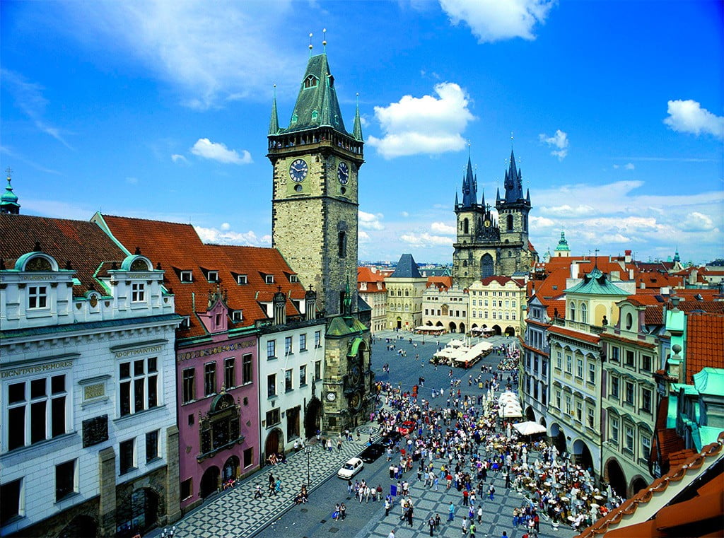 Загалом, Прага - це цікавий і дуже красиве місто, яке володіє приголомшливою архітектурою