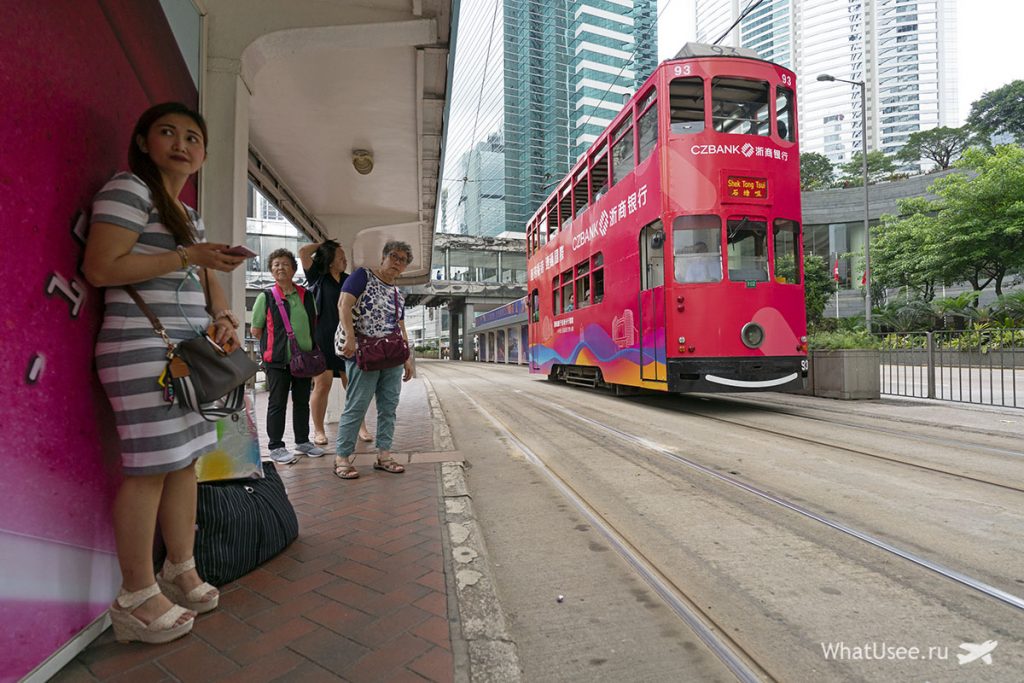 Поїздка на трамваї в Гонконзі стоїть досить дешево і не залежить від відстані