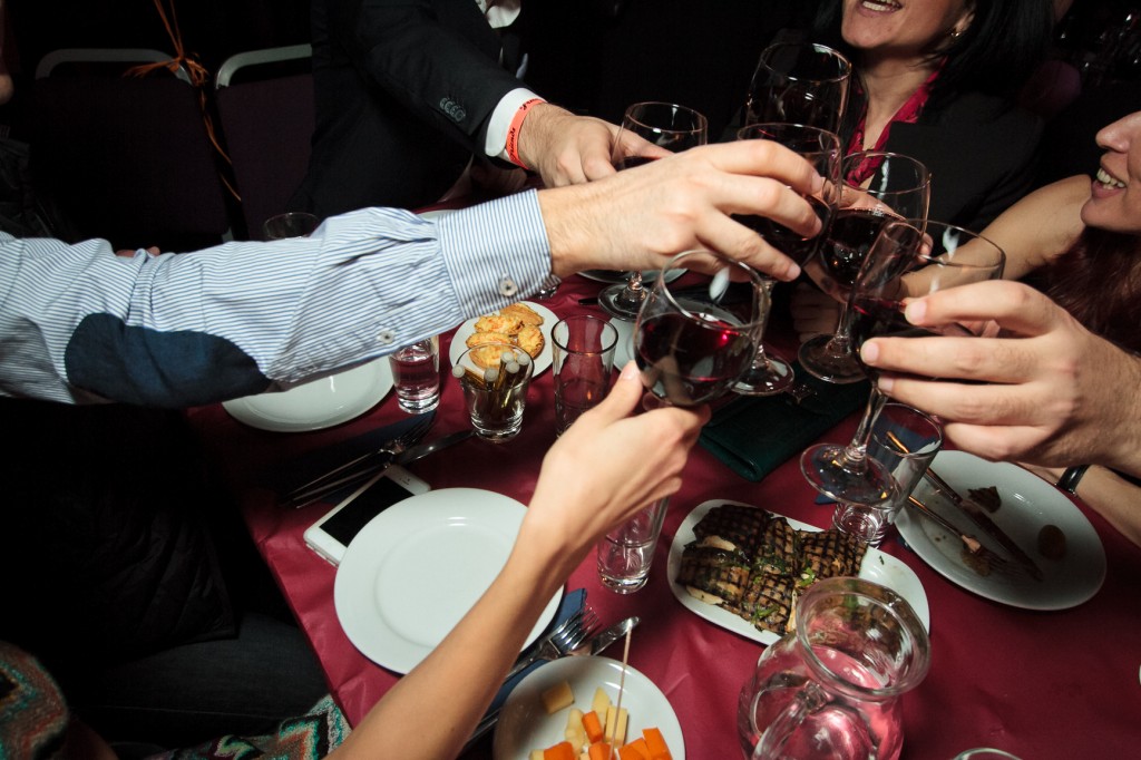 Фахівці кожен раз попереджають, що треба дотримуватися помірності: молоде вино п'ється легко, проте наслідки можуть бути дуже важкими