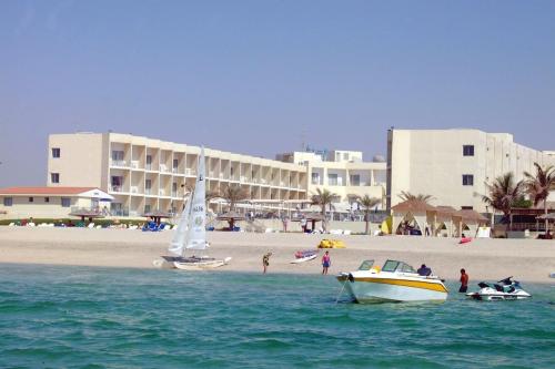 Біч Готель (Beach Hotel Sharjah 3 *)