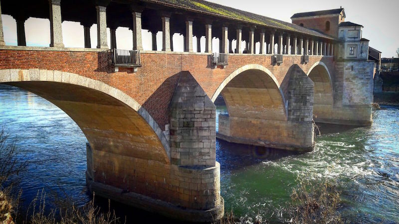 У середні століття ця річка дала Павії велике могутність і багатство, зробивши його великим вузлом на перетині торгових шляхів, що склало конкуренцію Мілану