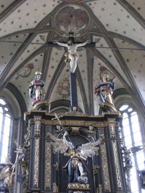 Інтер'єр собору Діви Марії Сніжної   Ця скульптурна композиція тісно пов'язана з кармелітами, за часів яких вона була створена