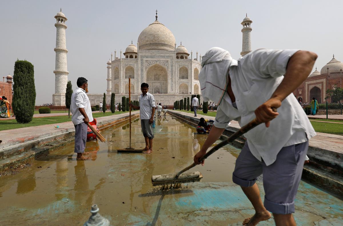 В Індії можуть позбавити іноземців волі на строк до 5 років у разі використання туристичної візи для заняття іншими видами діяльності